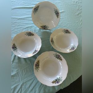 Vintage White Floral Gold Trim Shallow Bowls~Lot of 4~Made In China.